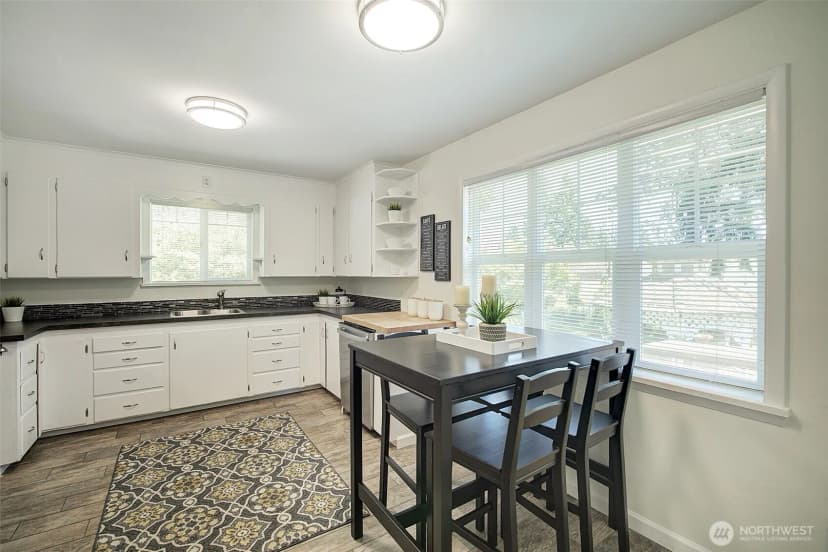 Property photo for 15524 Midvale Avenue N, Shoreline photo 8