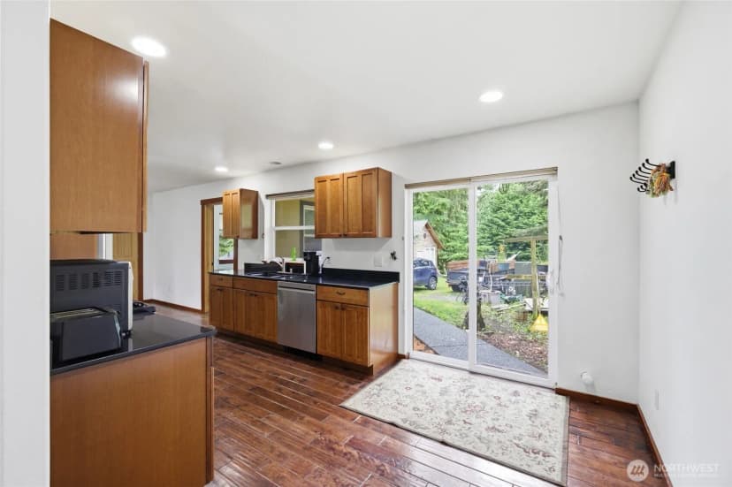 Property photo for 4342 Herring Street, Langley photo 6