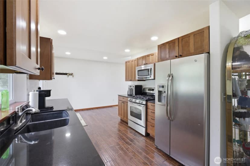 Property photo for 4342 Herring Street, Langley photo 8