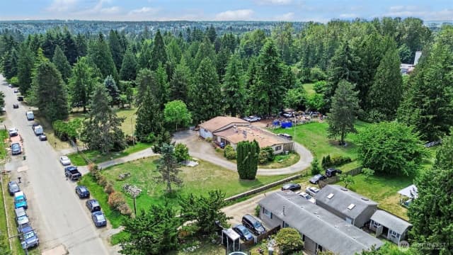 Property photo for 12909 158th Avenue Se, Renton photo 2