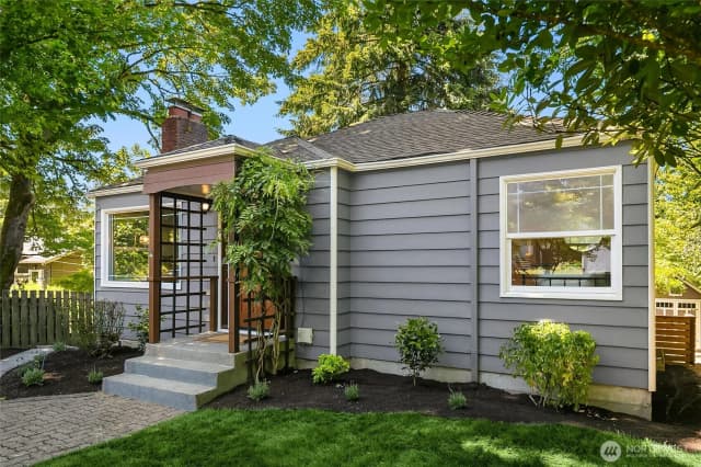 Property photo for 11535 40th Avenue Ne, Seattle photo 4