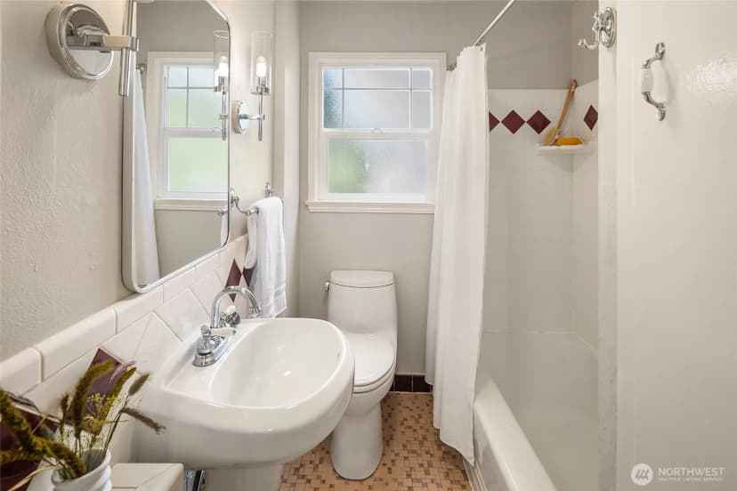 Property photo for 11535 40th Avenue Ne, Seattle photo 14