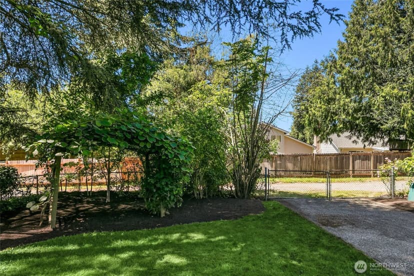 Property photo for 11535 40th Avenue Ne, Seattle photo 27