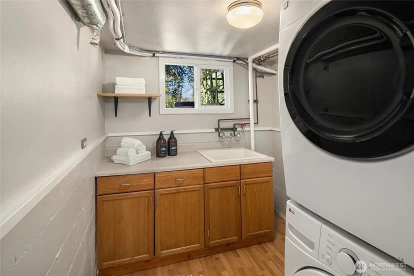 Property photo for 11535 40th Avenue Ne, Seattle photo 21