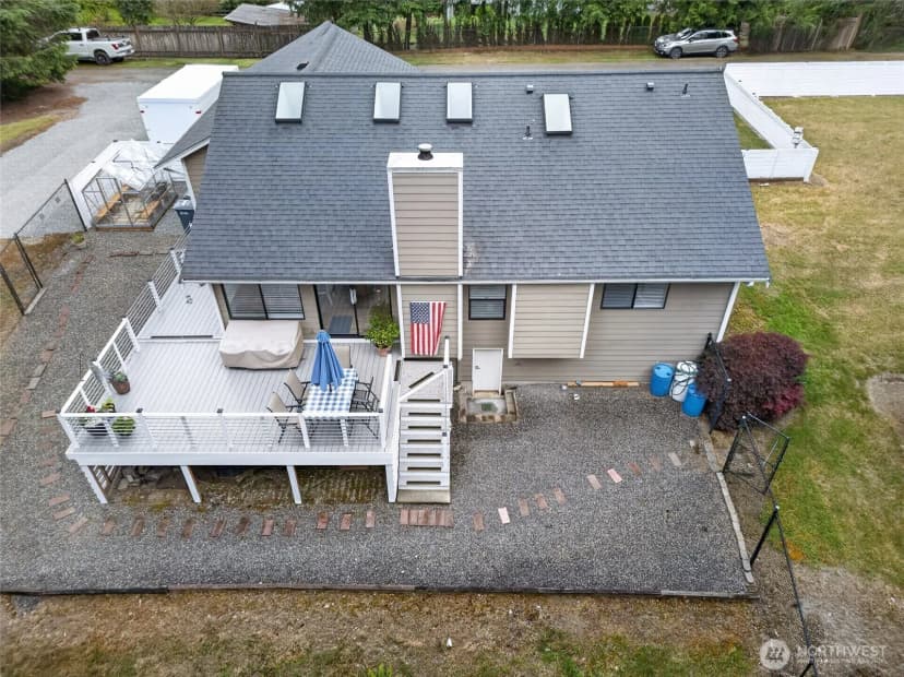 Property photo for 533 6th Court, Fox Island photo 3