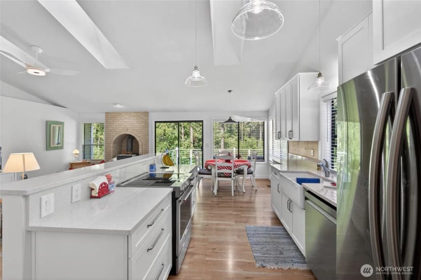 Property photo for 533 6th Court, Fox Island photo 12