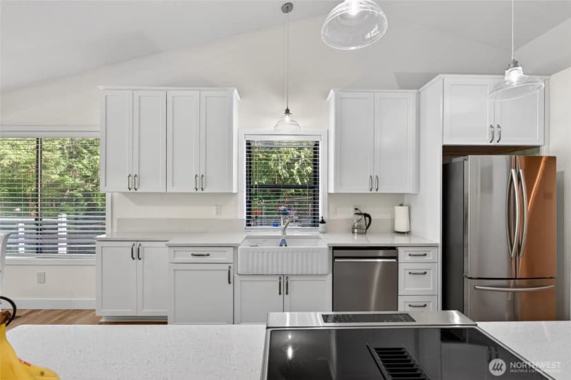 Property photo for 533 6th Court, Fox Island photo 9
