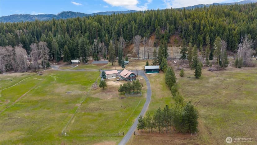 Property photo for 4010 Teanaway Middle Fork Rd, Cle Elum photo 2
