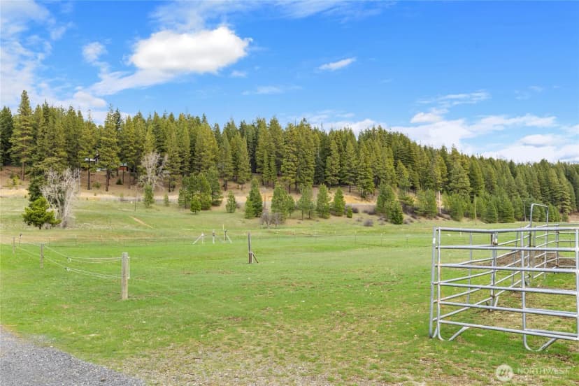 Property photo for 4010 Teanaway Middle Fork Rd, Cle Elum photo 15