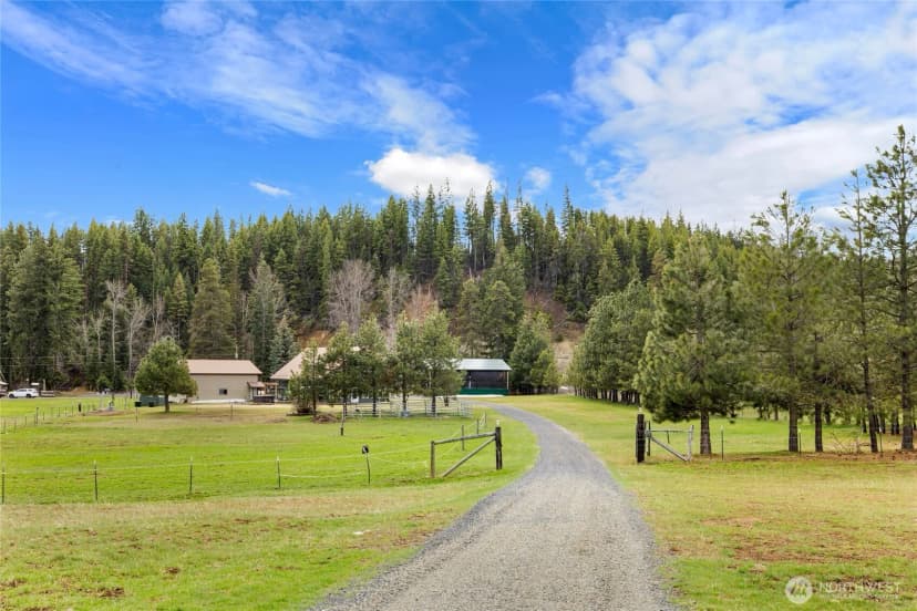 Property photo for 4010 Teanaway Middle Fork Rd, Cle Elum photo 12