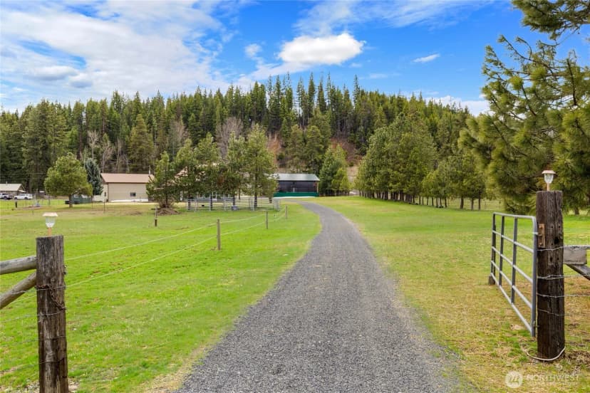 Property photo for 4010 Teanaway Middle Fork Rd, Cle Elum photo 11