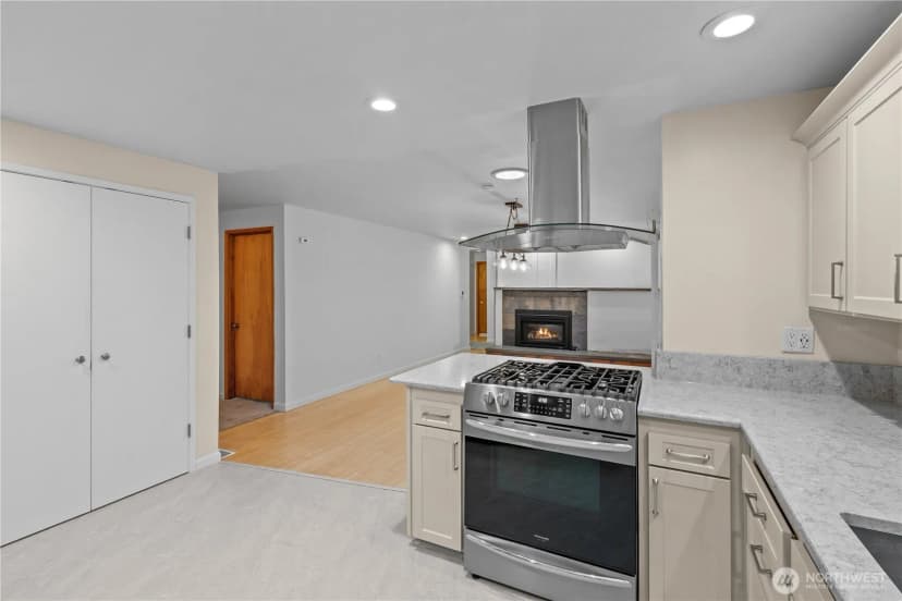 Property photo for 6712 53rd Street W, University Place photo 7