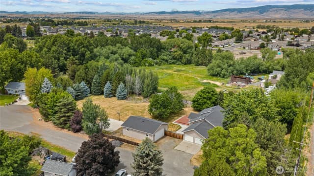 Property photo for 611 E Kyllo Road, Ellensburg photo 4