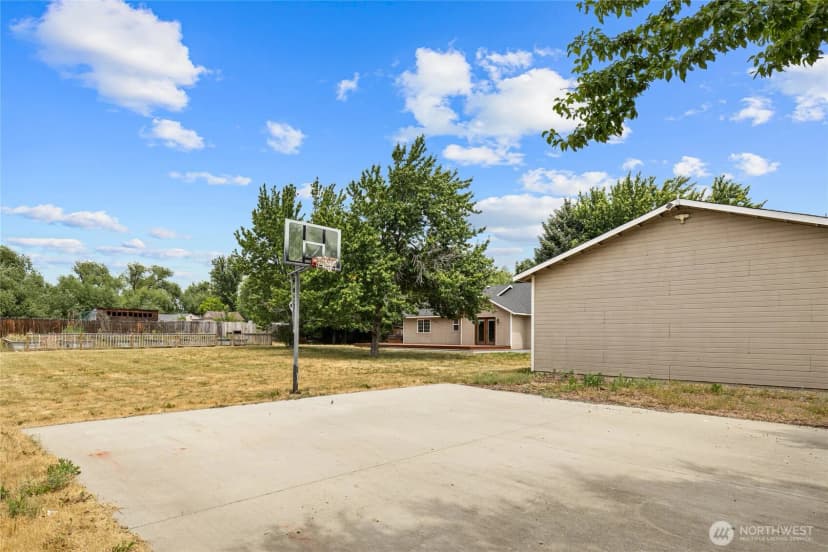 Property photo for 611 E Kyllo Road, Ellensburg photo 16