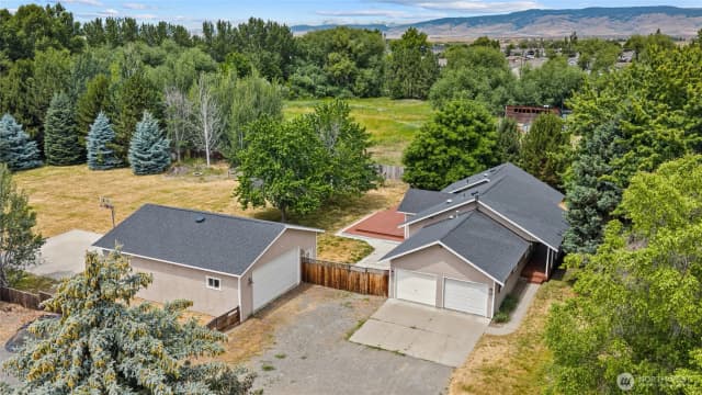 Property photo for 611 E Kyllo Road, Ellensburg