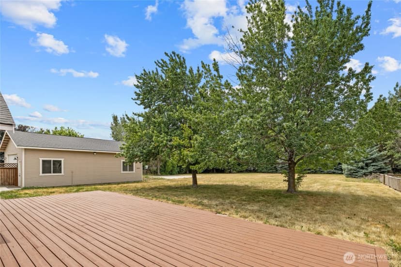Property photo for 611 E Kyllo Road, Ellensburg photo 12