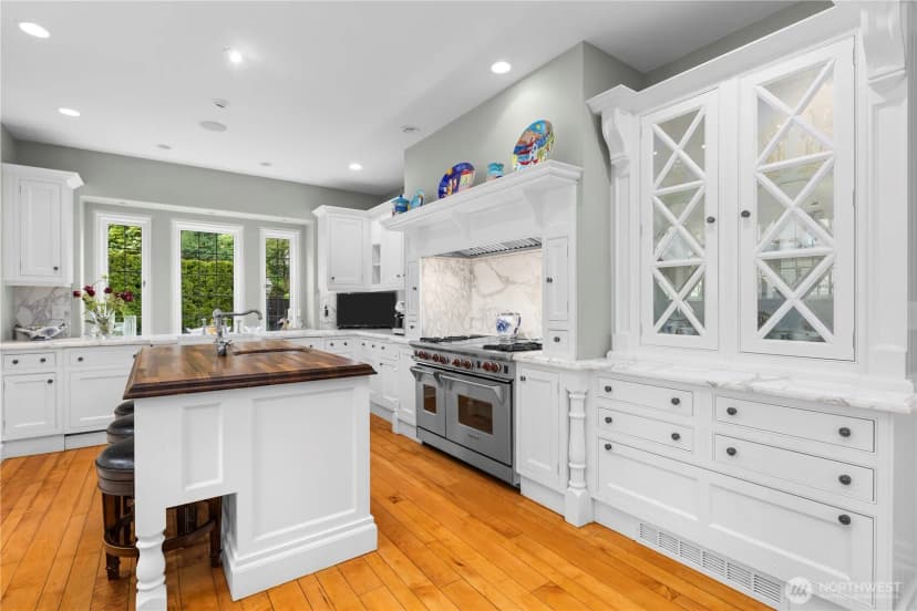 Property photo for 180 Lake Washington Boulevard E, Seattle photo 12