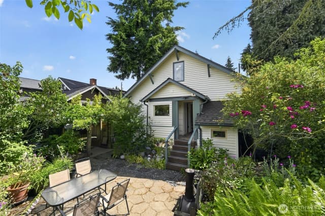 Property photo for 8045 26th Avenue Nw, Seattle photo 2