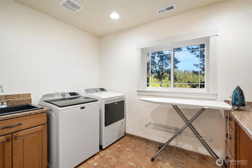Property photo for 13413 Wye Lake Boulevard Sw, Port Orchard photo 28