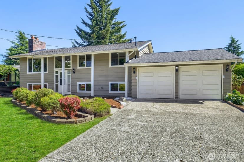 Property photo for 14511 Ne 4th Street, Bellevue photo 2