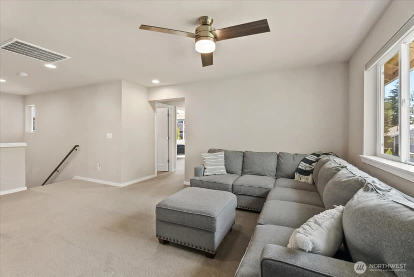 Property photo for 21317 130th Avenue Se, Kent photo 18