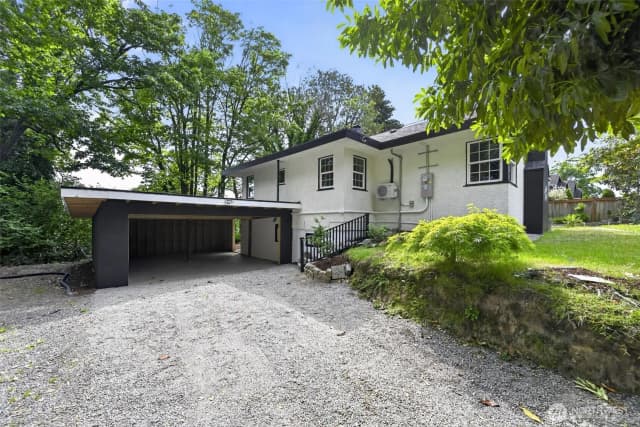 Property photo for 98 Hardie Avenue Sw, Renton photo 2