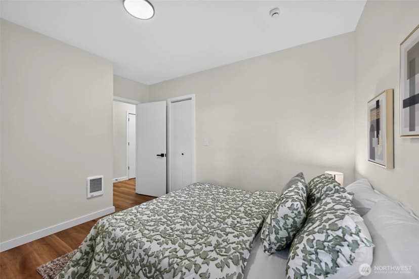 Property photo for 98 Hardie Avenue Sw, Renton photo 18