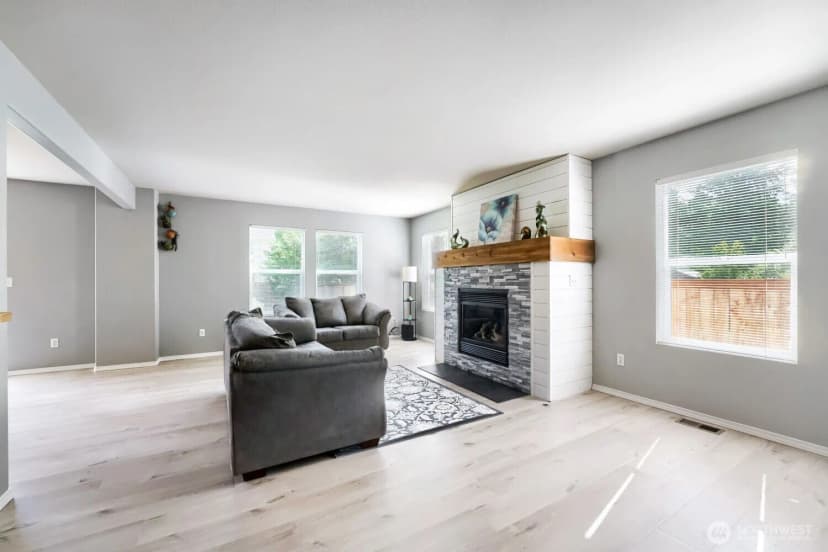 Property photo for 23433 Se 243rd Street, Maple Valley photo 5