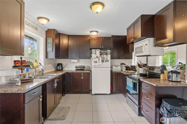 Property photo for 1904 North River Rd, Cosmopolis photo 3