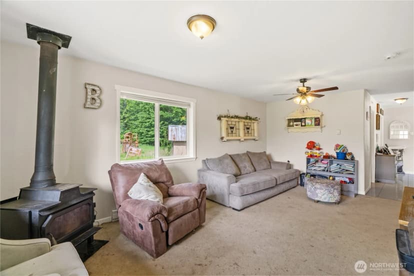 Property photo for 1904 North River Rd, Cosmopolis photo 7