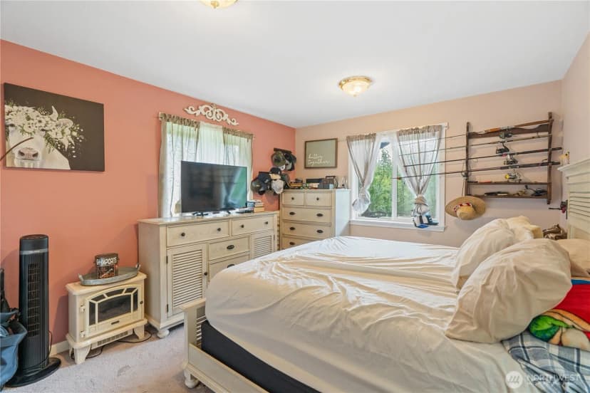 Property photo for 1904 North River Rd, Cosmopolis photo 8