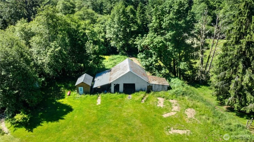 Property photo for 1904 North River Rd, Cosmopolis photo 24
