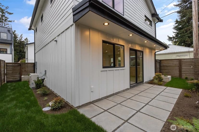 Property photo for 11052 2nd Avenue Nw, Seattle photo 29