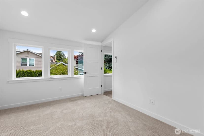 Property photo for 11052 2nd Avenue Nw, Seattle photo 16