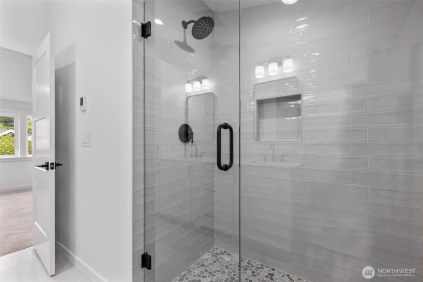 Property photo for 11052 2nd Avenue Nw, Seattle photo 19