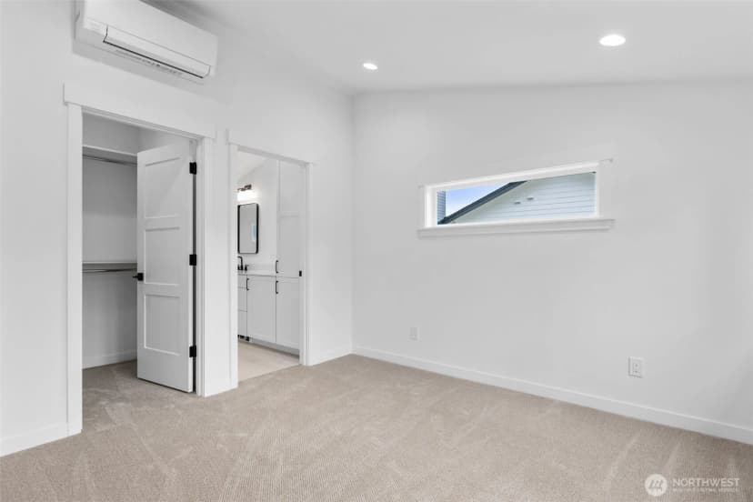 Property photo for 11052 2nd Avenue Nw, Seattle photo 13