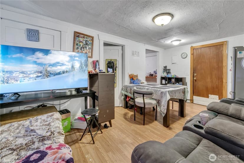 Property photo for 2820 29th Avenue S, Seattle photo 2
