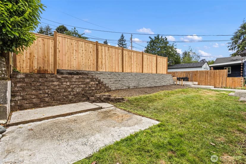 Property photo for 1624 Pine Street #1, Everett photo 22