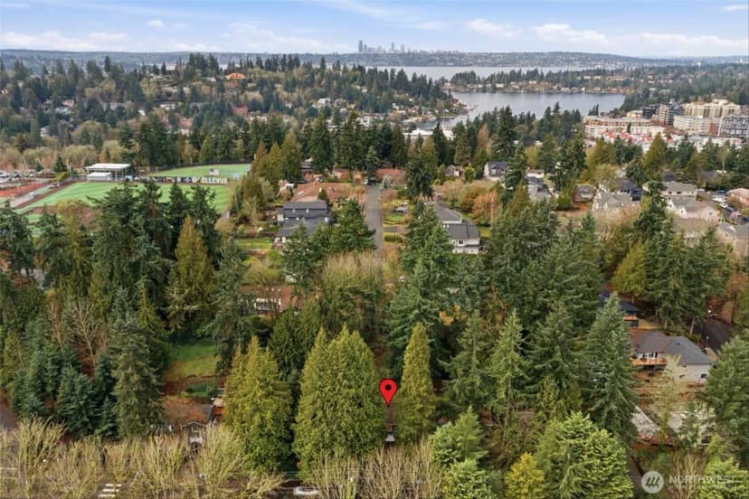 Property photo for 339 108th Avenue Se, Bellevue photo 4