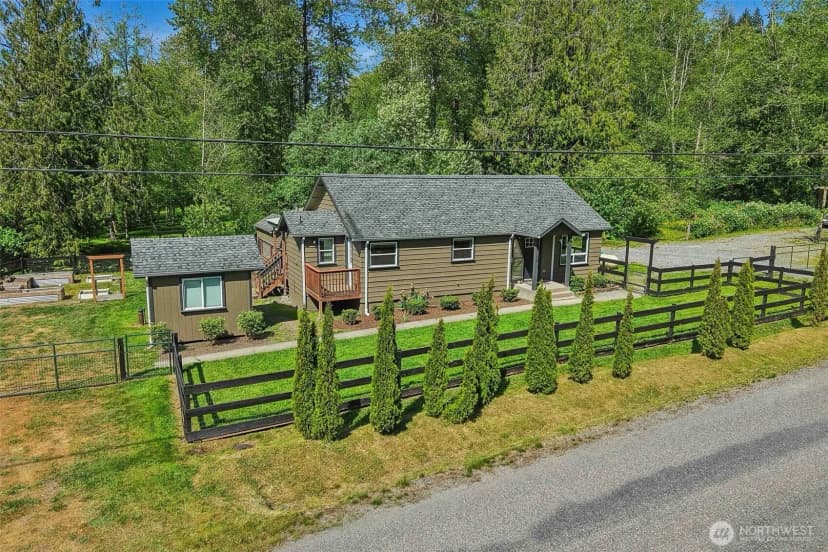 Property photo for 21199 Grip Road, Sedro Woolley photo 2