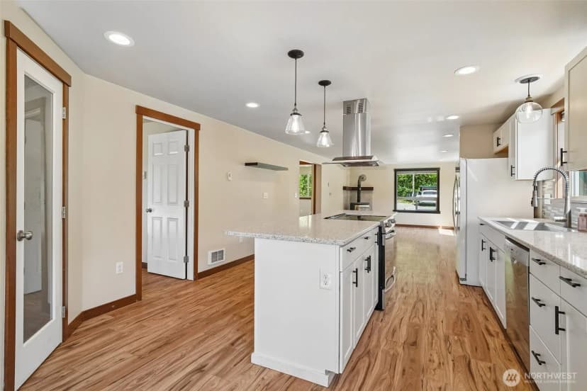 Property photo for 21199 Grip Road, Sedro Woolley photo 8