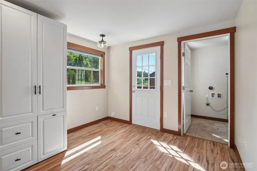 Property photo for 21199 Grip Road, Sedro Woolley photo 9