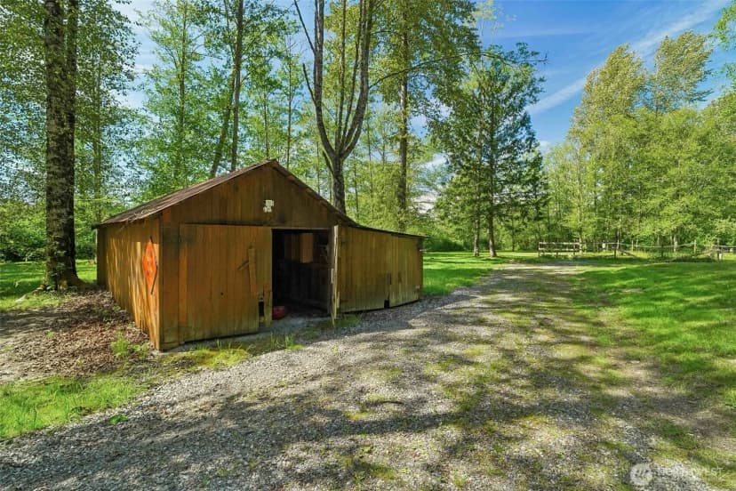 Property photo for 21199 Grip Road, Sedro Woolley photo 28