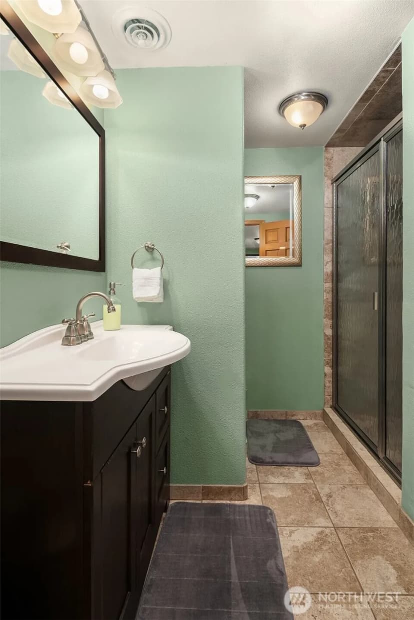 Property photo for 405 Lakeshore Drive, Centralia photo 31