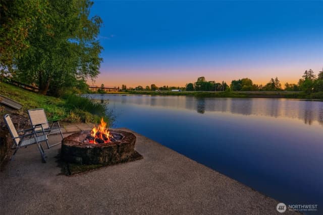 Property photo for 405 Lakeshore Drive, Centralia photo 3