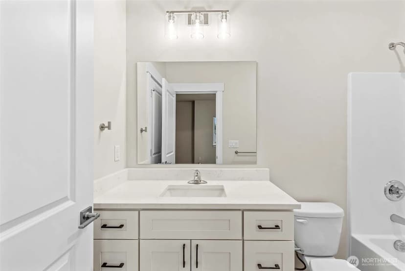 Property photo for 1075 Red Apple Road #e18, Wenatchee photo 26
