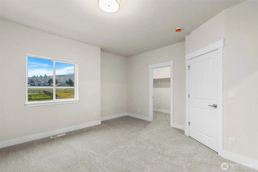 Property photo for 1075 Red Apple Road #e18, Wenatchee photo 25