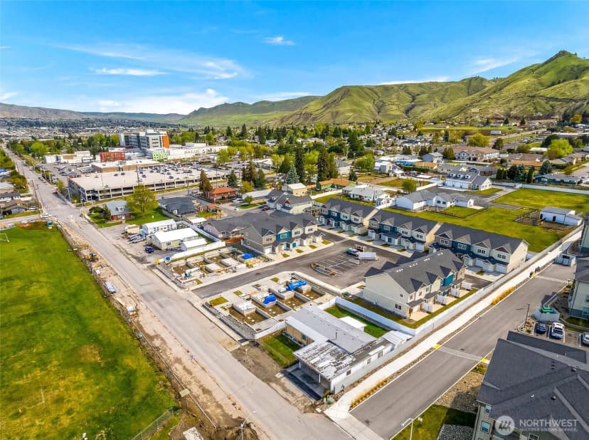 Property photo for 1075 Red Apple Road #e18, Wenatchee photo 29