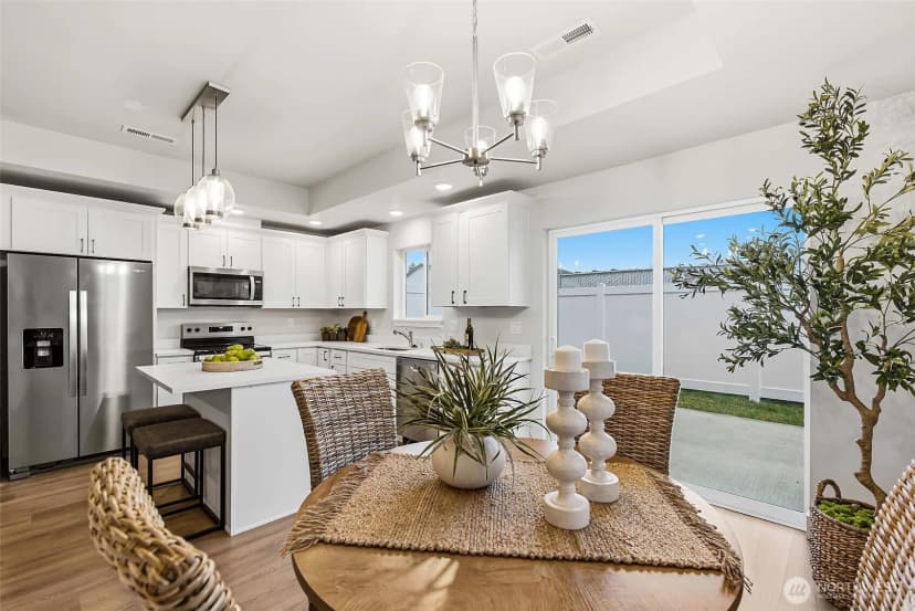 Property photo for 1075 Red Apple Road #e18, Wenatchee photo 8