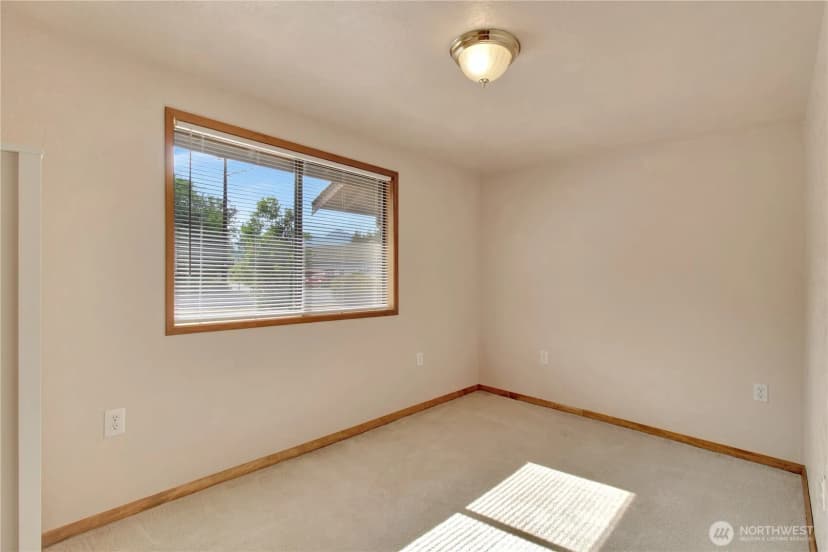 Property photo for 930 Commercial Avenue, Darrington photo 8